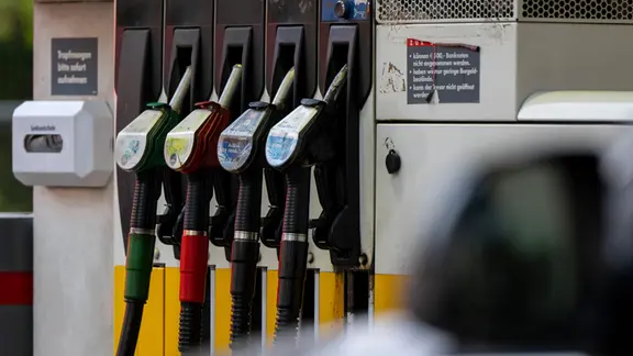Gas station at gas station | photoalliance/dpa | Lennart Preiss Gas station at a gas station