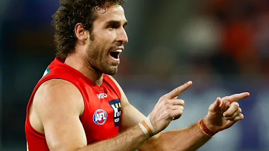 AFL 2026: Hawthorn Hawks will stick with Mitch Lewis as Gold Coast Suns superstar Ben King is set to join him in stunning turnaround 23 Ben King, the AFL's leading goalkeeper until round 18, is yet to sign a 2027 deal with Gold Coast.