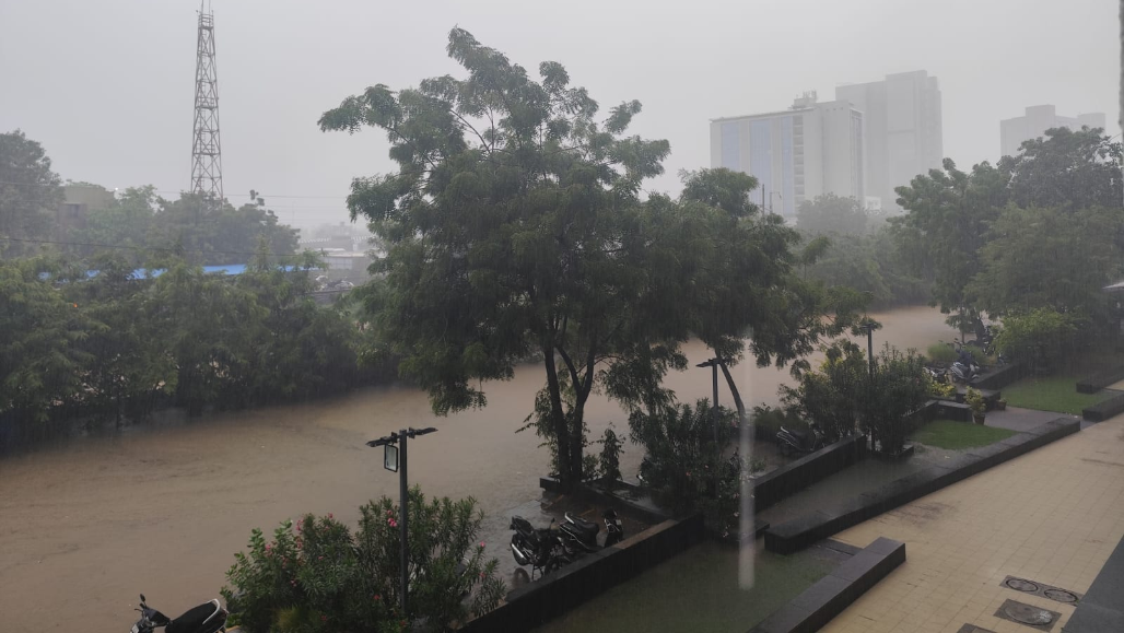 Ahmedabad receives over 5 inches of rain in 6 hours, many roads and underpasses are closed due to flooding, schools and colleges are advised to vacate immediately 45 image.png