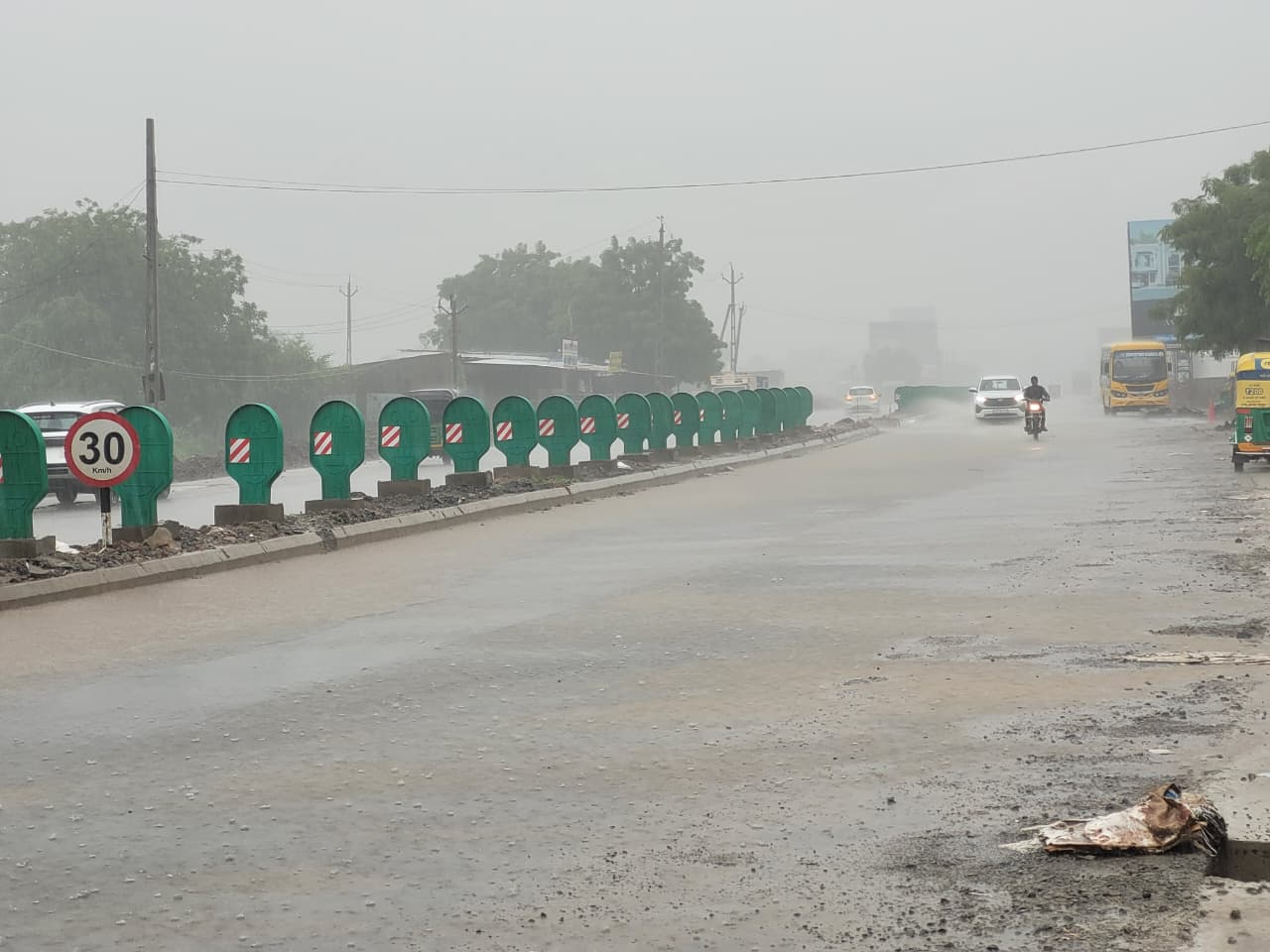 Ahmedabad receives over 5 inches of rain in 6 hours, many roads and underpasses are closed due to flooding, schools and colleges are advised to vacate immediately 46 image.png