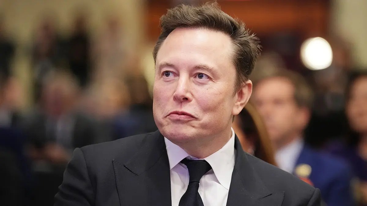 Elon Musk plans to create an AI version of "Odyssey" after criticism of Nolan's casting 16 Elon Musk listens to Donald Trump's speech at a meeting of the Republican Conference in the House of Representatives.