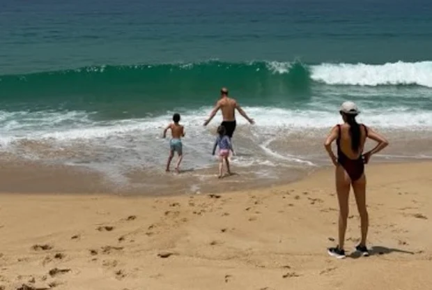 Meghan Markle News: Meghan, Duchess of Sussex shares private vacation photos taken while visiting Althorp, the home and final resting place of Princess Diana 21 Meghan, Duchess of Sussex, Prince Harry Archie Lilibet on the beach during the summer holidays.