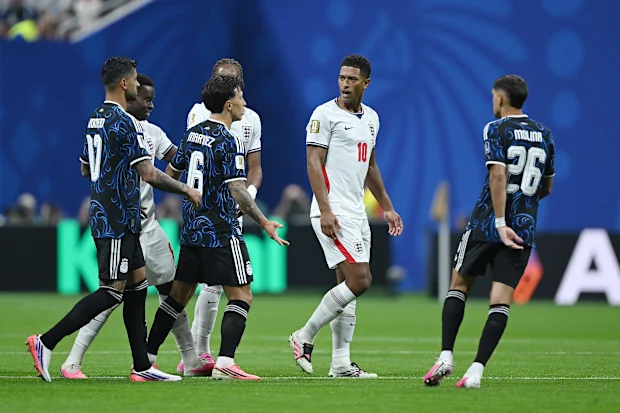 2026 FIFA World Cup | Jude Bellingham hit Valentin Barco on the head, Argentina's political banner, England lose semi-final 12 2026 FIFA World Cup Jude Bellingham hit Valentin Barco