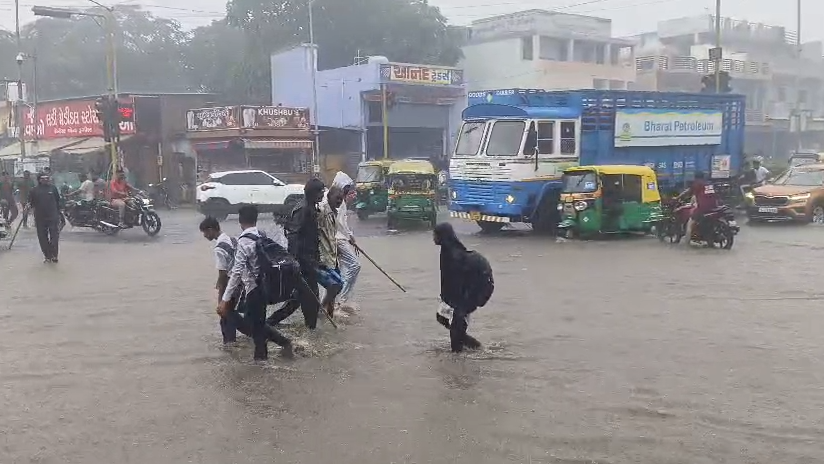 Ahmedabad receives over 5 inches of rain in 6 hours, many roads and underpasses are closed due to flooding, schools and colleges are advised to vacate immediately 32 image.png