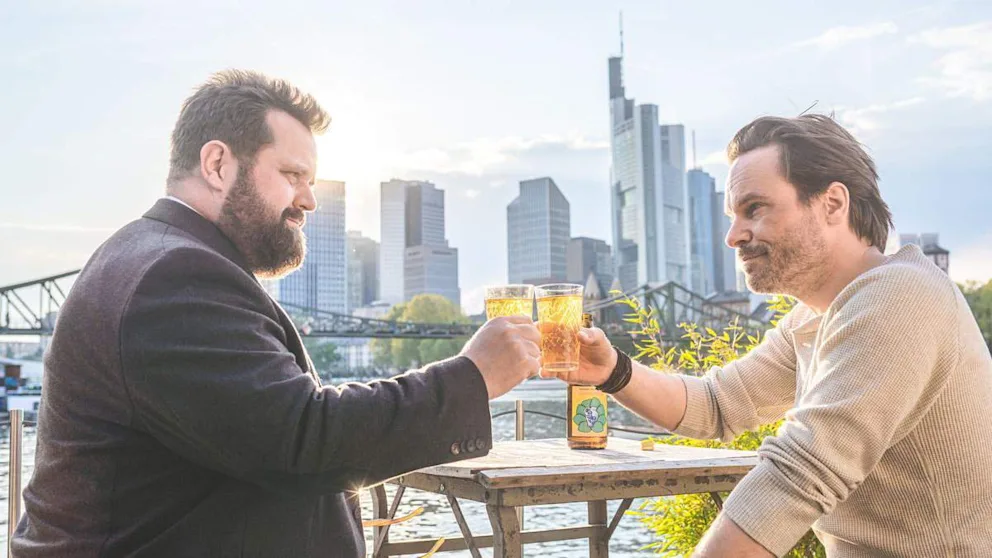 Antoine Monod after the end of the series: “You are thinking about how to fill the hole” | Entertainment 13 A strong team: Antoine Monod (left) as lawyer Benny Hornberg and Vanya Myus as private detective Leo Oswald in a scene from “A Case for Two”