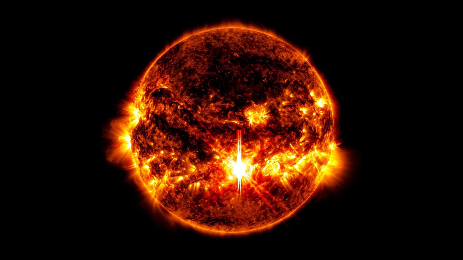 Are we underestimating the threat of solar storms? A catastrophe that happens once every thousand years deserves attention, scientists say 13 An image of a very bright sun against the backdrop of the darkness of space. There is a very bright spot in the center a little closer to the bottom.