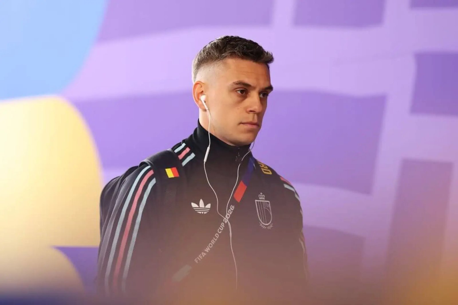 Besiktas agreed with Arsenal on the transfer of Leandro Trossard for 20 million euros 14 Shot of Leandro Trossard from the waist up.