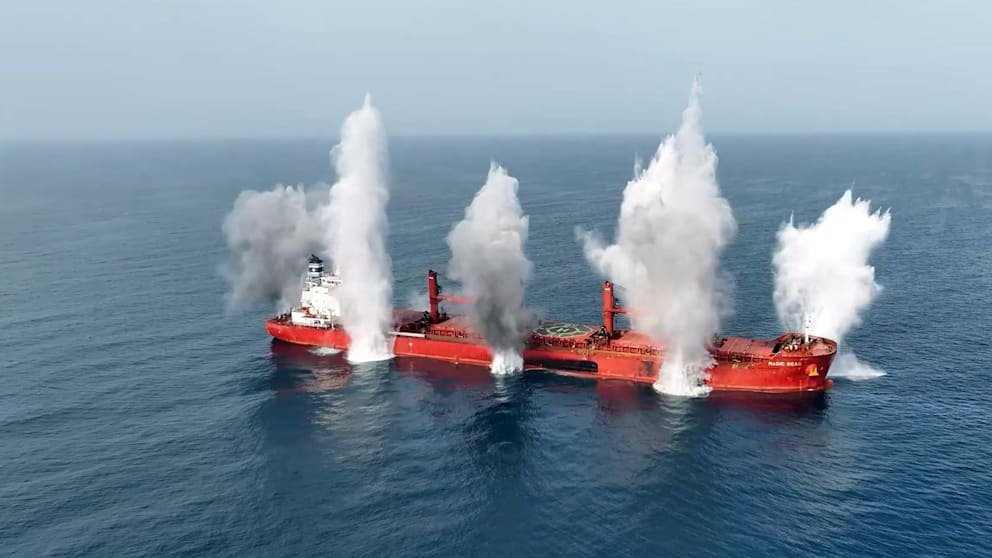 Britain reports attack on cargo ship off Yemen | policy 12 Explosives detonated throughout the hull: the Magic Seas were sunk by the Houthis almost exactly a year ago