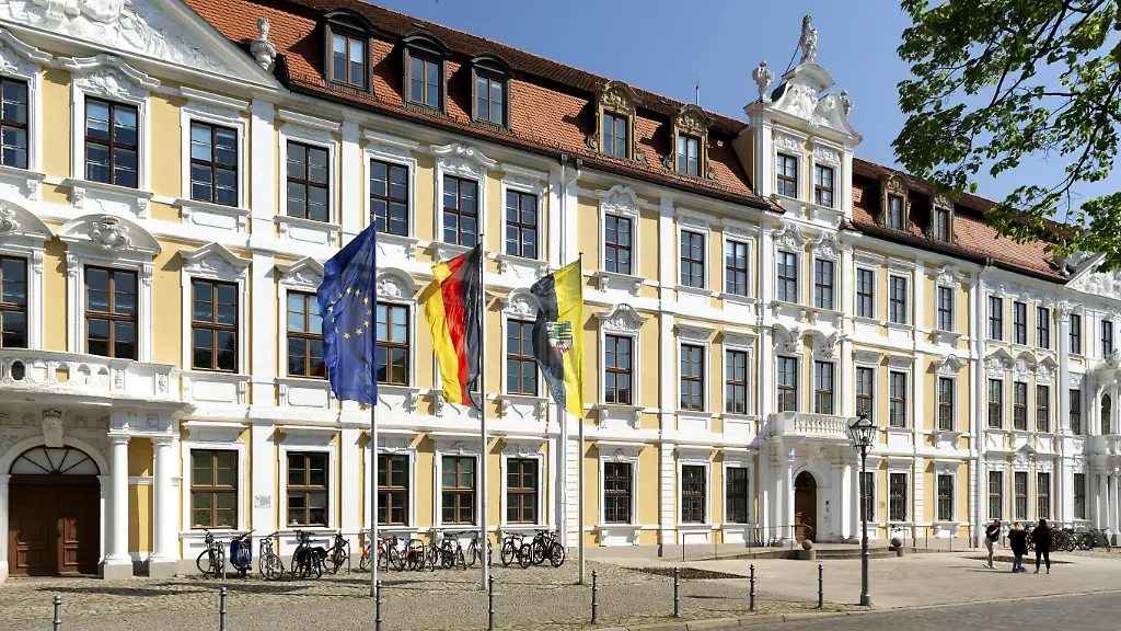 A group of bourgeois residential buildings from the 18th century.