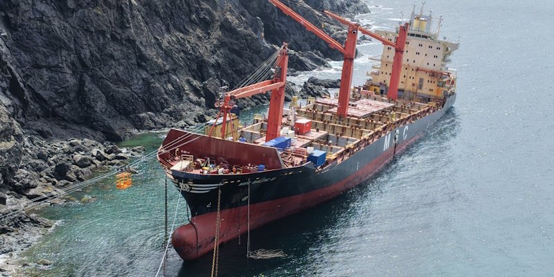 Crews prepare to pull the stranded Baltic III out of the water