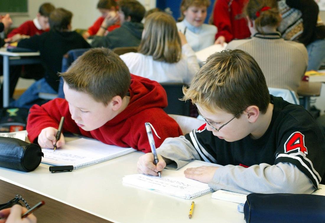 Classes with 6th grade students at a secondary school in Radevormwald, Germany