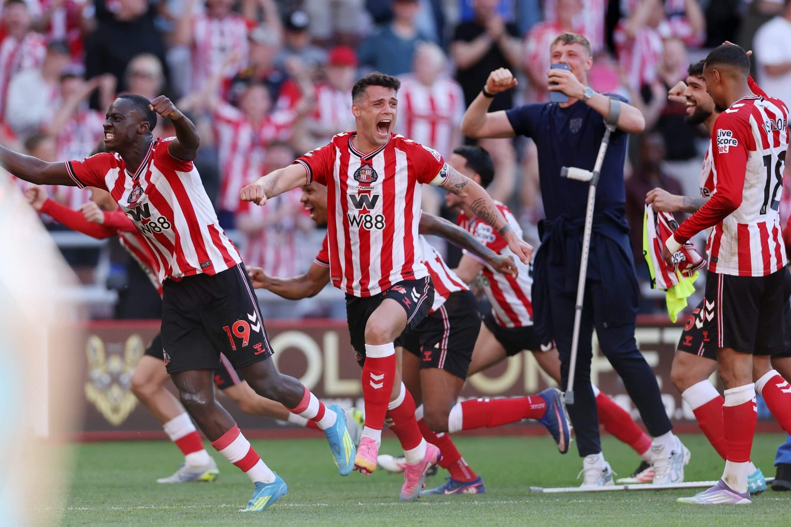Granit Xhaka will remain at Sunderland this summer despite Chelsea