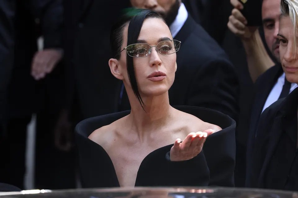 Katy Perry's new single underperforms and misses most major charts 11 Celebrity Sightings - Paris Fashion Week - Haute Couture Fall/Winter 2025/2026 - Day Three