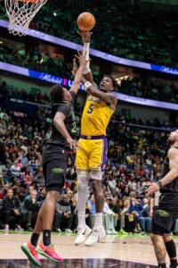 Lakers trade Deandre Ayton to Wizards