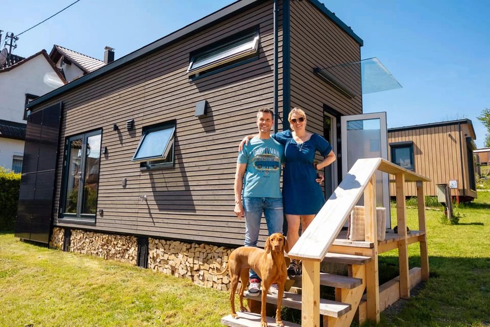 Living in a Small Space: How Close Can a Partnership Handle? 14 Tiny House