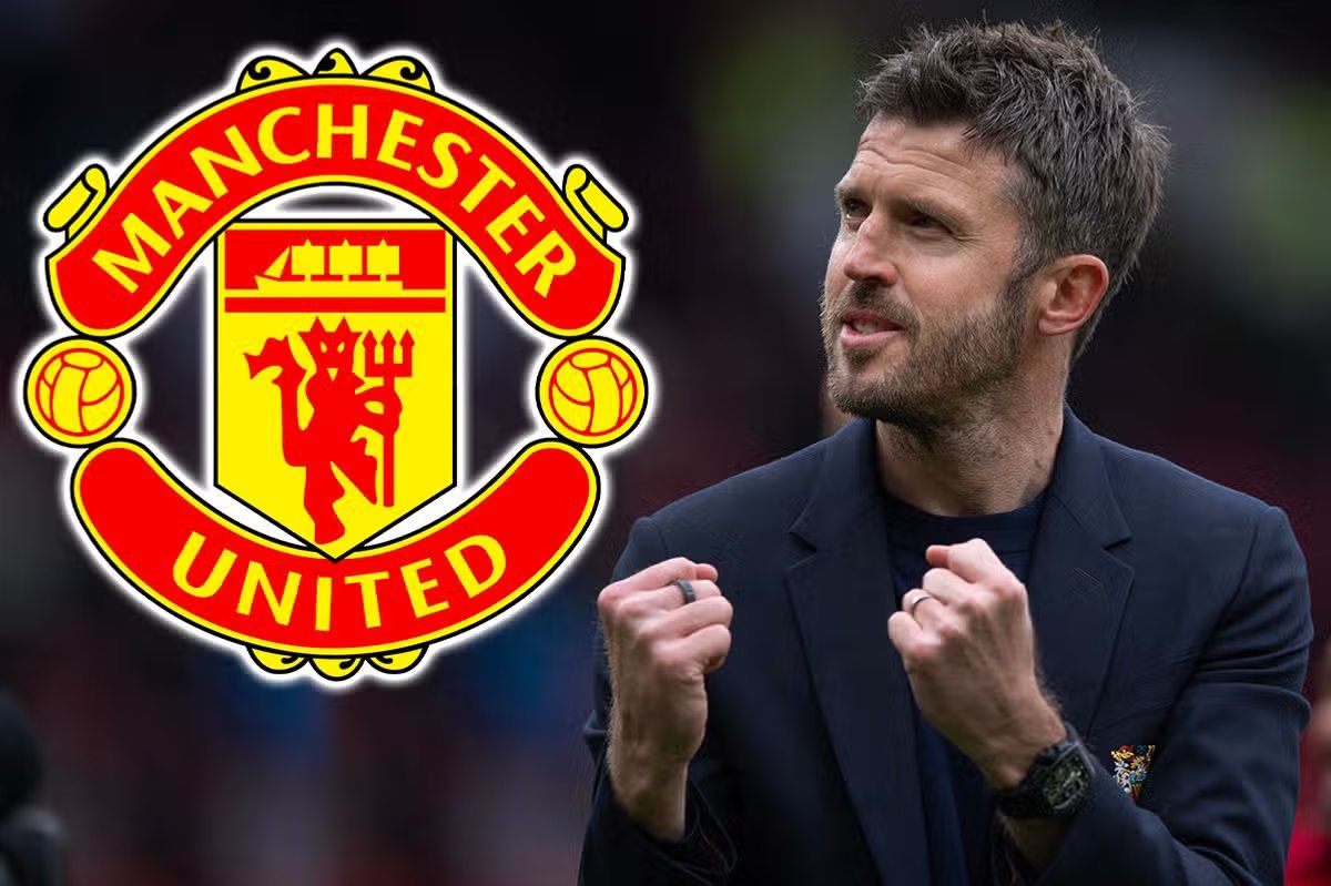 Manchester United news: £120m transfer war with Liverpool and Arsenal as star 'wants to move' now 14 Michael Carrick Manchester United Badge
