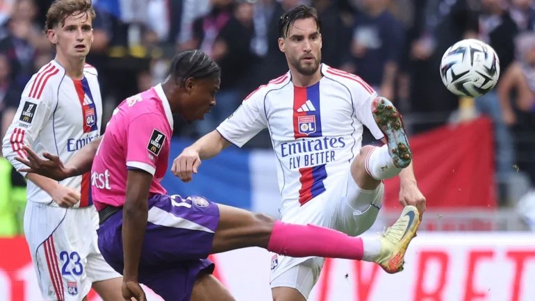 Mercato: Tagliafico's courtiers? 12 Nicholas Tagliafico during the match OL - Toulouse