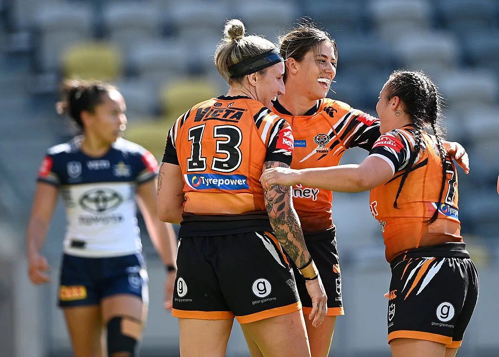 NRL Live Dolphins vs Sharks Bulldogs vs Raiders Roosters vs