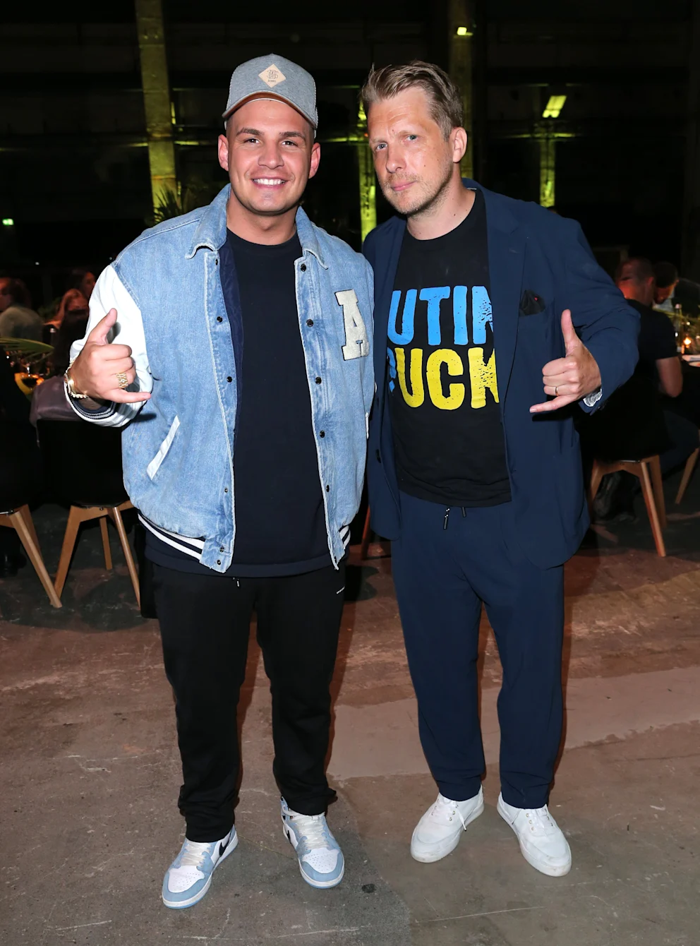 Pietro Lombardi left 3,000 euros on his plane | Entertainment 13 Pietro Lombardi also left his fanny pack in the car of his friend Oliver Pocher (48). Contents at that time: Also a large bundle of banknotes.