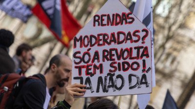 Poster at the Casa para Viver demonstration