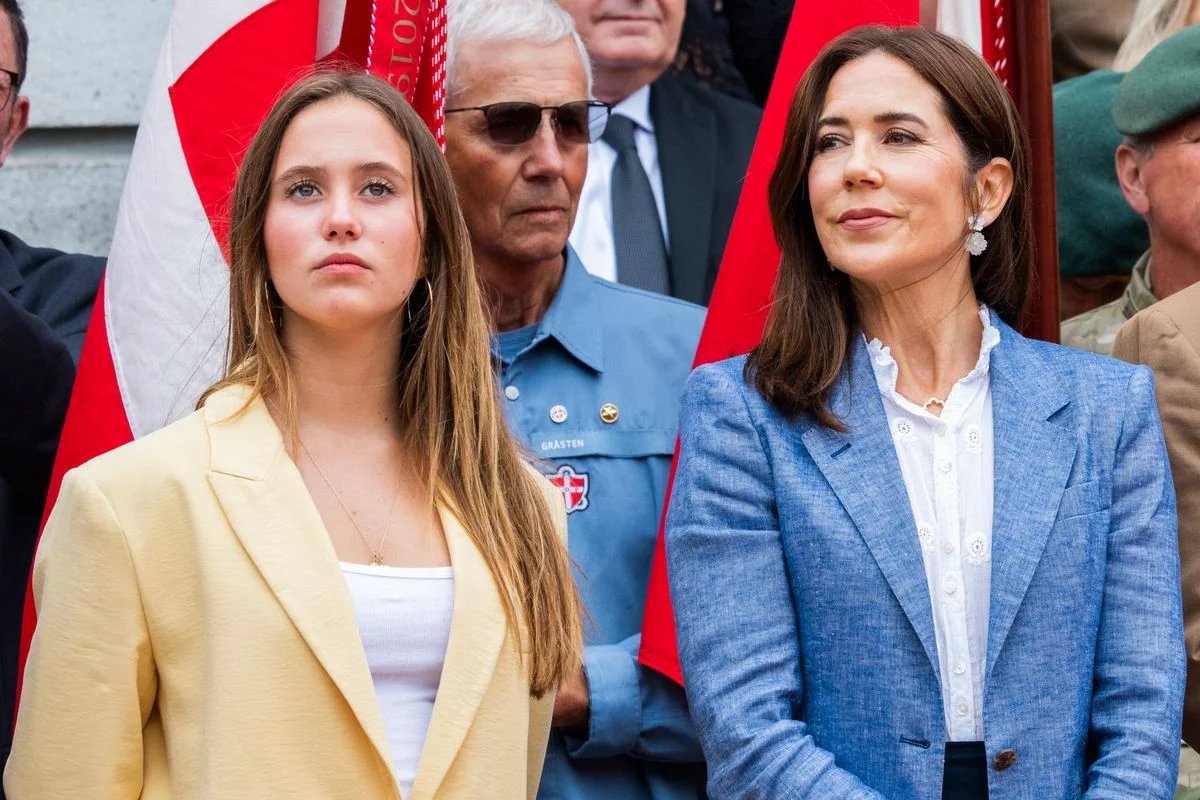Princess Josephine and Queen Mary wore elegant summer outfits and joined King Frederick X, Crown Prince Christian and Prince Vincent for a traditional reception in Grosten.