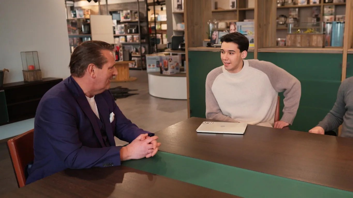 Ralf Dümmel and Diego Puth: The entrepreneur gives advice to the next generation of celebrities. Ralf Dümmel and Diego Puth: The entrepreneur gives advice to the next generation of celebrities.
