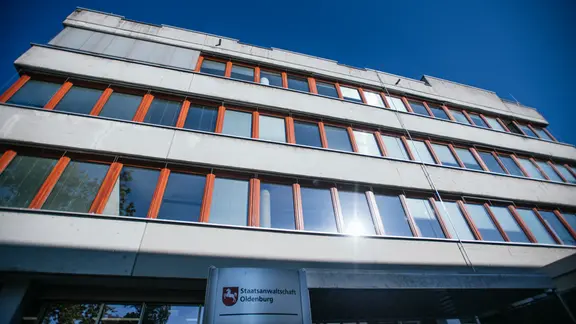 Oldenburg prosecutor's office. | NDR, Julius Matuschik Oldenburg prosecutor's office.
