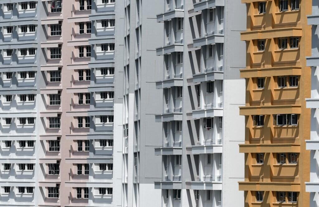 Singapore: Chewing Gum Ban: Between Social Control and Hygiene Obsession 13 Review of Housing Development Board (HDB) public apartments in Singapore, 5 March 2018.