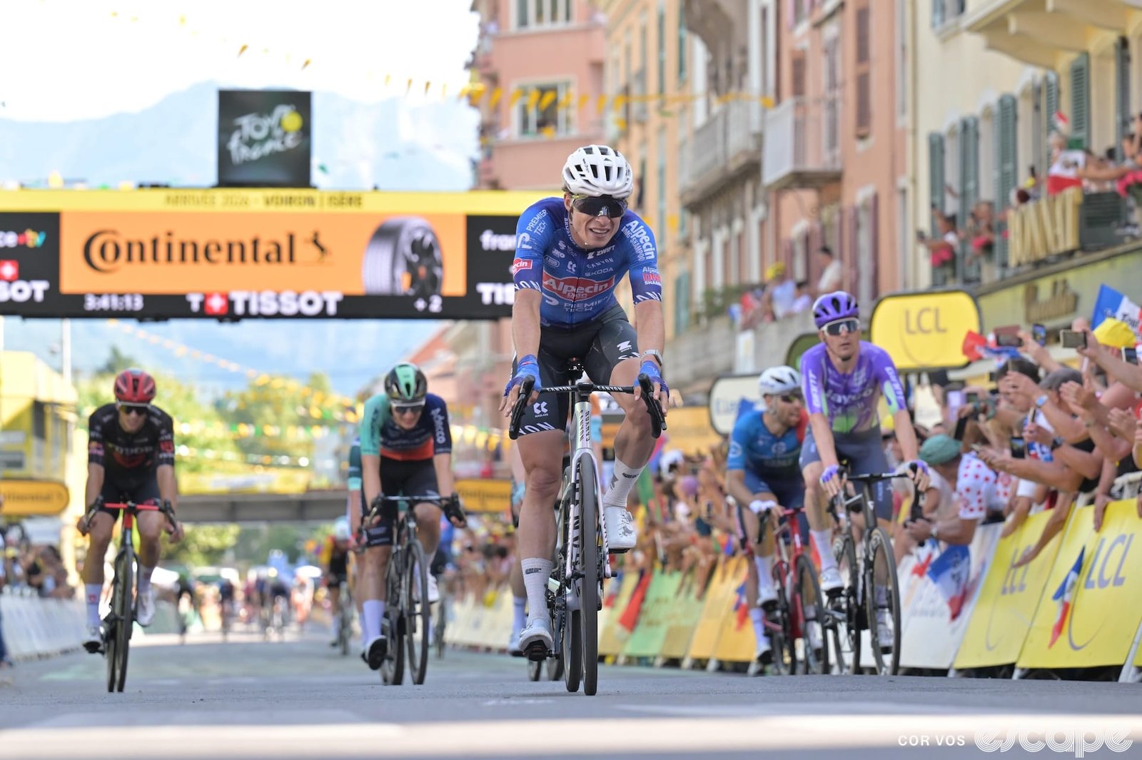 Sprint battle on breakaway day: how Alpecin beat Lidl-Trek on the 17th stage of the tour 12 Sprint battle on breakaway day: how Alpecin beat Lidl-Trek on the 17th stage of the tour