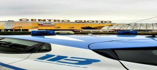 State police track down and arrest 53 Tunisian nationals wanted because he was sentenced to a prison sentence of 2 years and 7 months by the prosecutor's office in the Padua court. - Padua Police Headquarters 11 Giotto Arrest Center