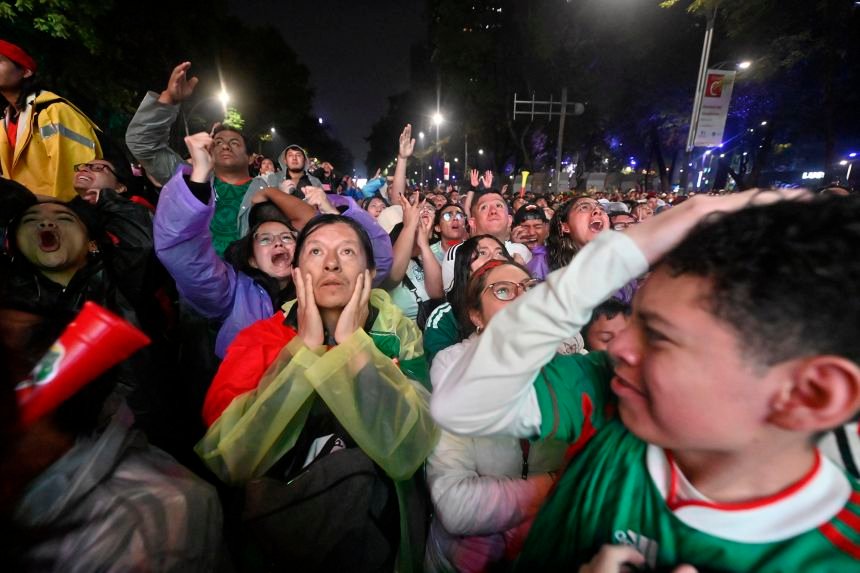 The USA and Mexico are not participating in the World Cup. Ticket prices are falling 13 Mexican fans react during the broadcast of the match between Mexico and England.