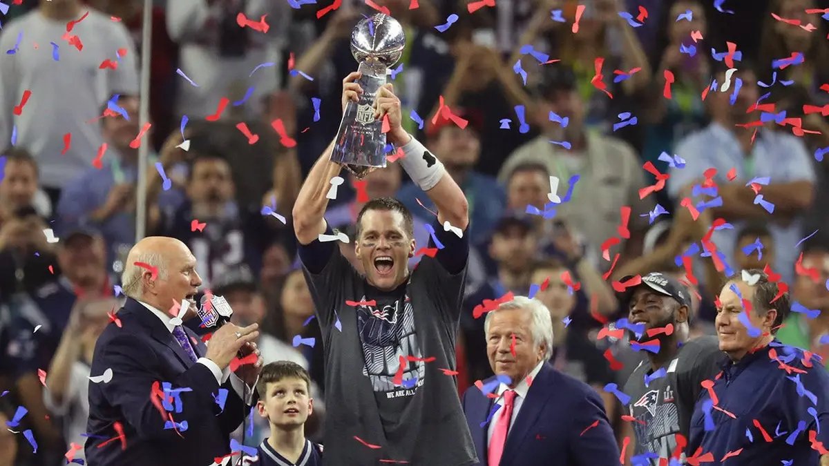 Tom Brady believes Raiders rookie Fernando Mendoza should earn his spot 13 Tom Brady lifts the Vince Lombardi Trophy