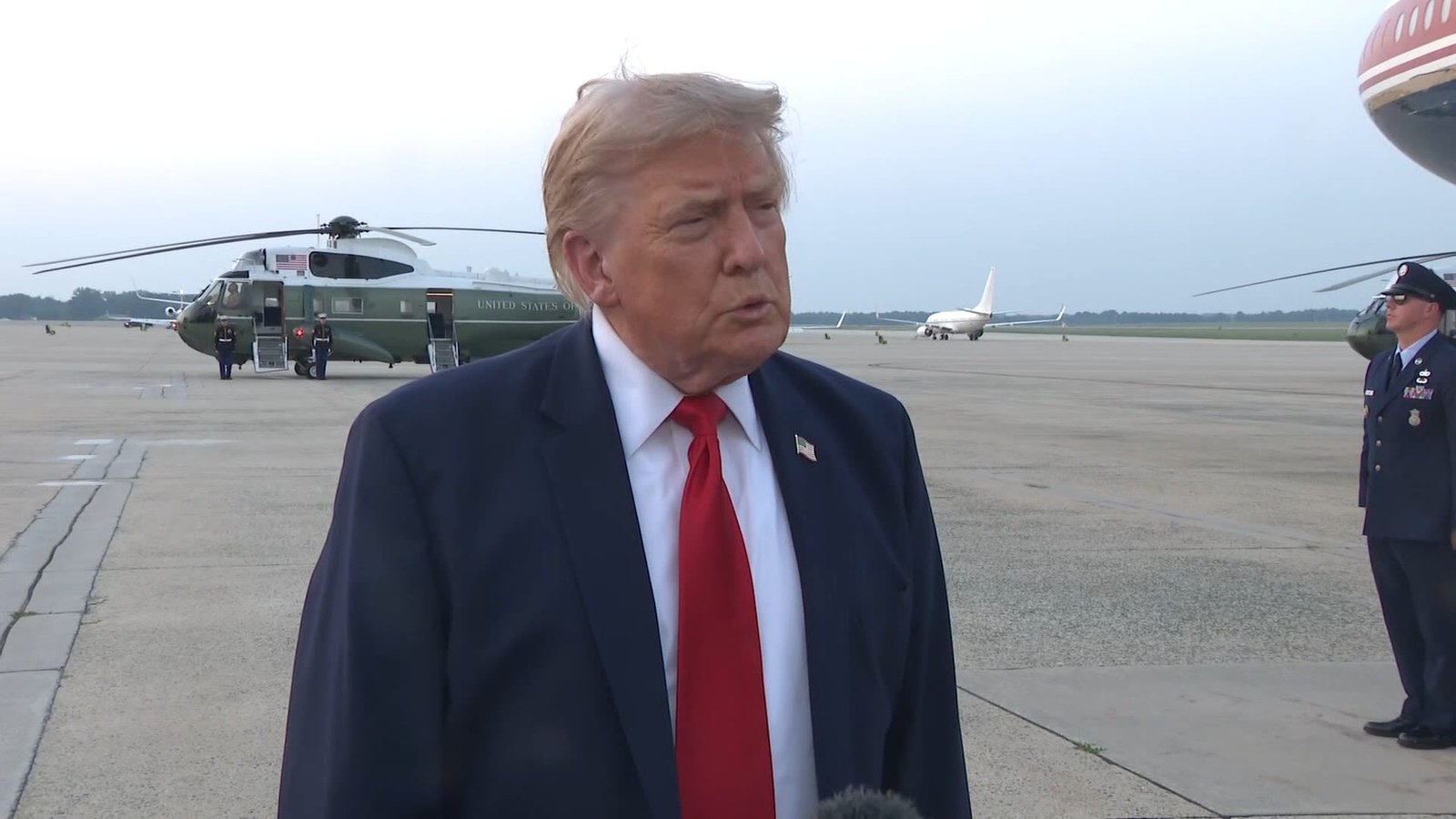 Trump says Air Force One donated by Qatar will be 'exhausted' due to security concerns 14 cropped thumbnail - Trump-Air Force-one-Qatar-maximum - CNN ID 22820889 - 00:00:00;00