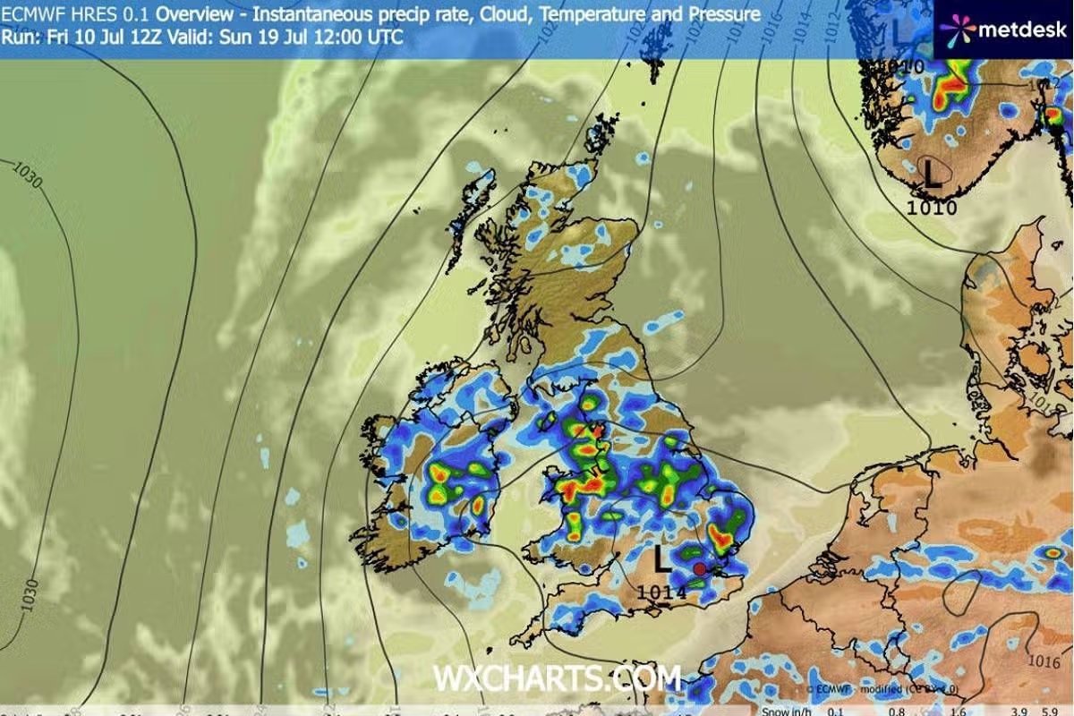 UK weather forecast: 200 mile rain bomb to hit 25 counties - full list 12 Rain map
