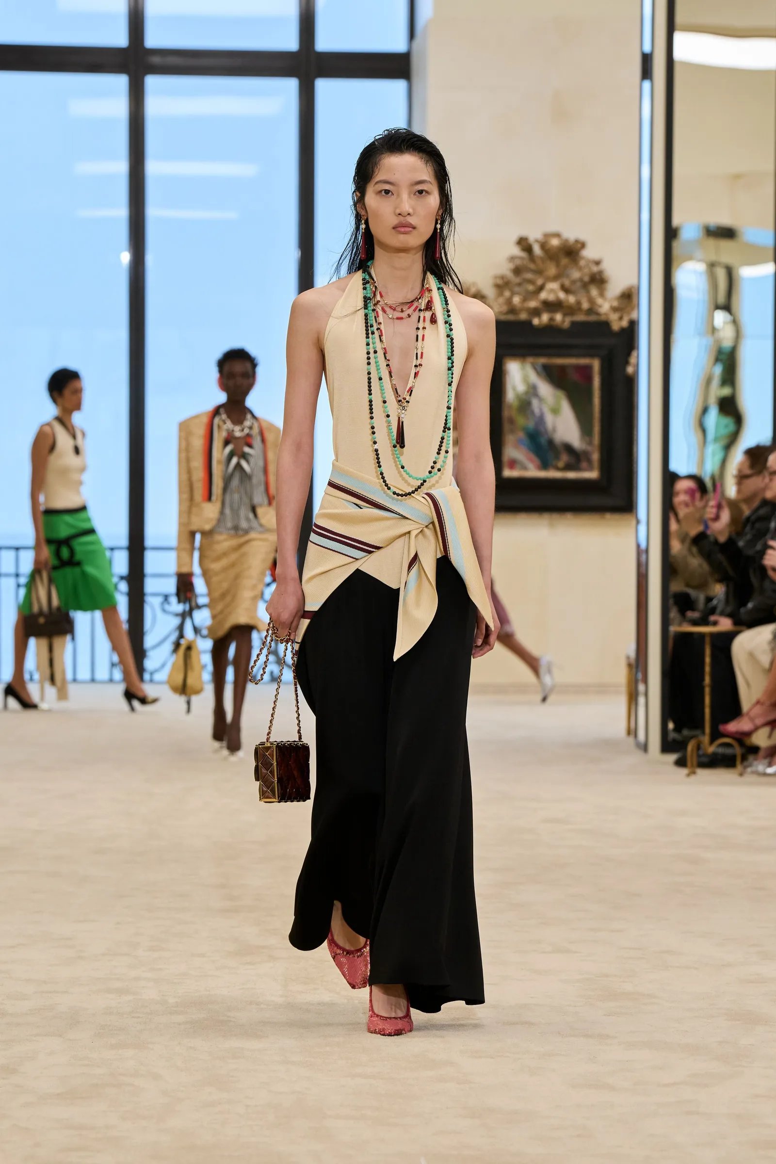 Vanessa Paradis dared this fashion tip at the Chanel haute couture show. 13 Chanel cruise 2027