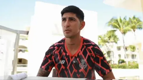 Victor Guzman is already winning his duel with Chivas.