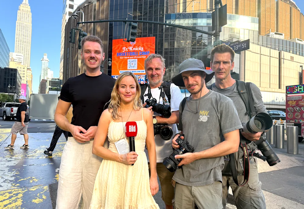 Wedding! Taylor Swift and Travis Kelce make Manhattan a no-go zone | Entertainment 21 BILD reporters report live from the wedding of the decade in New York (from left): Nico Nölken, Katie Pfleghar, Tobias Everke, Yoav Ginzburg and Christian Spreitz.