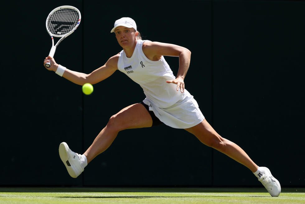 Defending champion Iga Swiatek was in excellent form, defeating Karolina Pliskova in the second round.