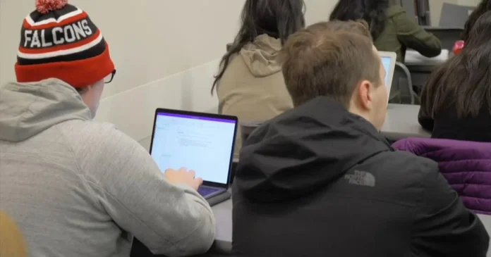 Some tips on how to recognize a college job scam