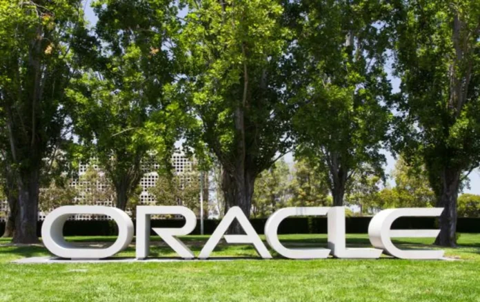 Oracle's AI Cloud Contracts Surge: Is Revenue Visibility Rising?
